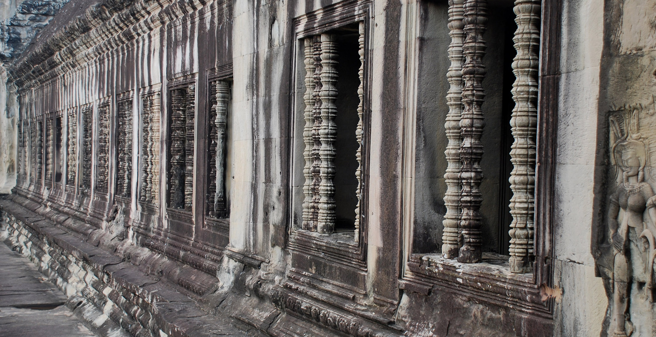 Angkor columns