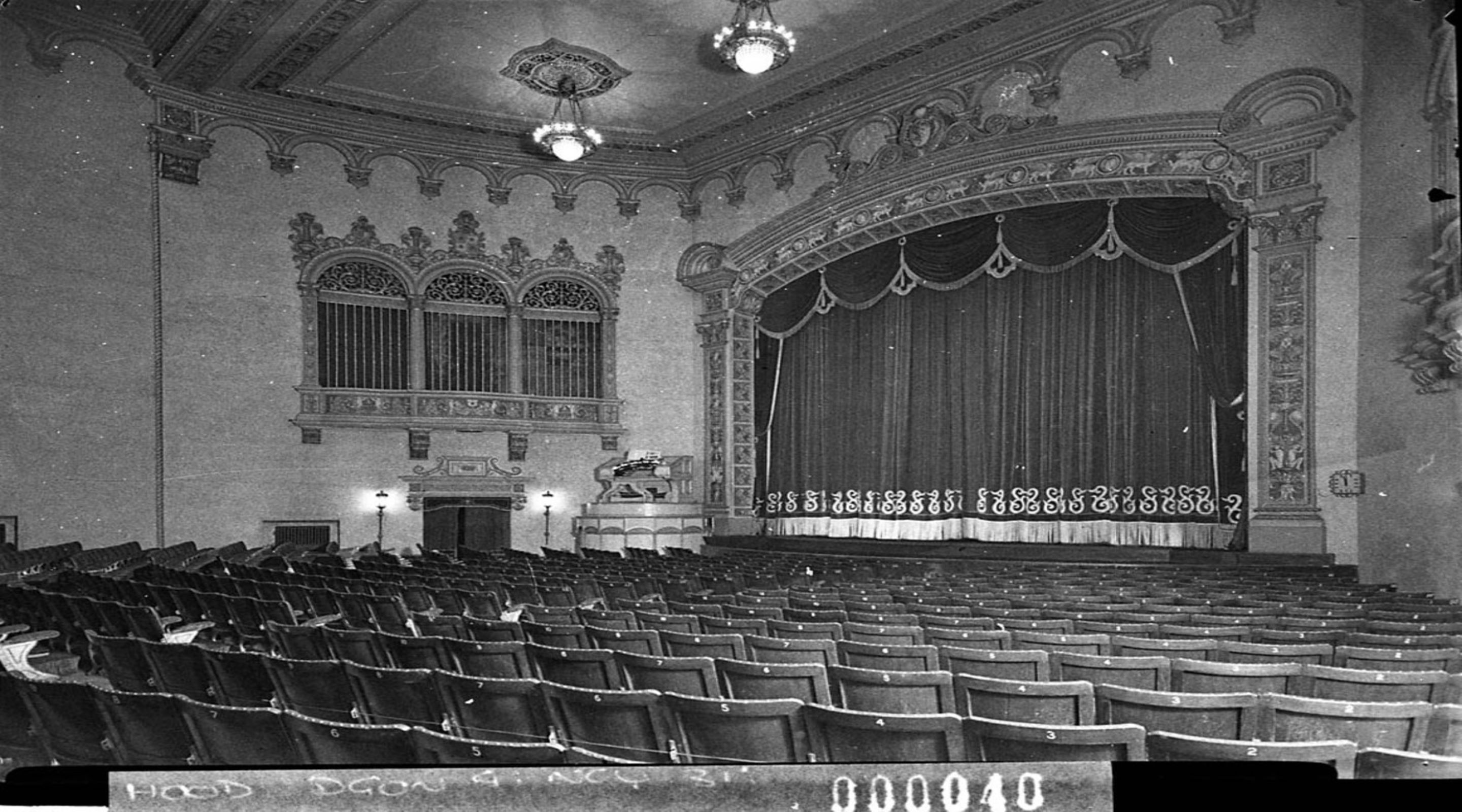 Stalls and proscenium, Roxy Theatre, Parramatta. Photo from the Collections of the State Library of New South Wales.